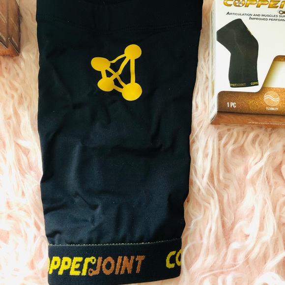 CopperJoint Knee Compression Sleeve Knee Support for Women & Men - Picture 7 of 11